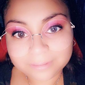 Meet your Posher, Gloria